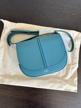 NWT - A.P.C. Betty Calfskin Leather Crossbody Bag BLEU ( IAA) 🎁